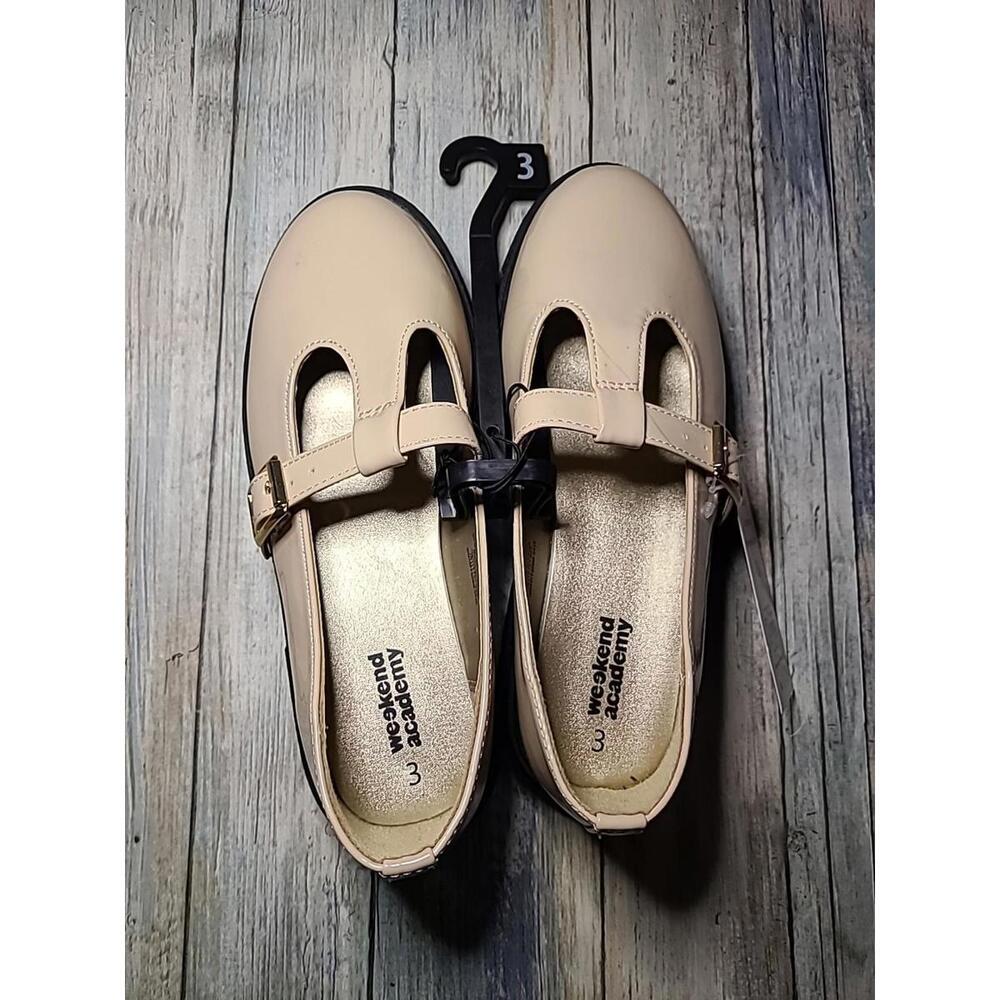 Weekend Academy Size 3 Girls LugSole Mary Jane Shoes With Adjustable Buckle